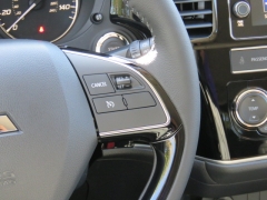 New 2019  Mitsubishi Outlander 4d SUV FWD SE at Promax Motors near Davenport, IA