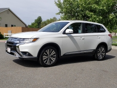 New 2019  Mitsubishi Outlander 4d SUV FWD SE at Promax Motors near Davenport, IA