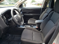 New 2019  Mitsubishi Outlander 4d SUV FWD ES at Promax Motors near Davenport, IA