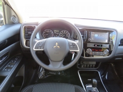 New 2019  Mitsubishi Outlander 4d SUV FWD ES at Promax Motors near Davenport, IA