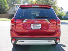 New 2019  Mitsubishi Outlander 4d SUV FWD SE at Promax Motors near Davenport, IA