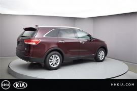 New 2018  Kia Sorento 4d SUV AWD LX at Promax Motors near Davenport, IA
