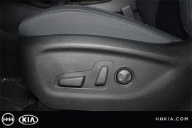 New 2018  Kia Sorento 4d SUV FWD LX at Promax Motors near Davenport, IA