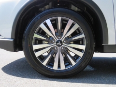 New 2019  Mitsubishi Outlander 4d SUV FWD ES at Promax Motors near Davenport, IA