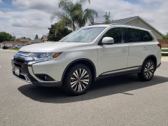 New 2019  Mitsubishi Outlander 4d SUV FWD SEL at Promax Motors near Davenport, IA