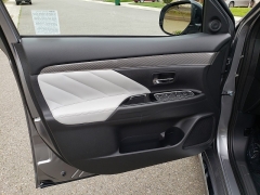 New 2019  Mitsubishi Outlander Plug-In Hybrid 4d SUV AWC SEL at Promax Motors near Davenport, IA