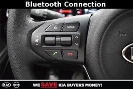 New 2018  Kia Sorento 4d SUV FWD LX at Promax Motors near Davenport, IA