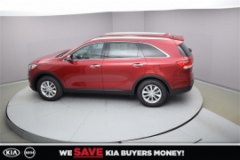 New 2018  Kia Sorento 4d SUV FWD LX at Promax Motors near Davenport, IA
