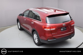 New 2018  Kia Sorento 4d SUV FWD LX at Promax Motors near Davenport, IA