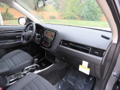 New 2019  Mitsubishi Outlander 4d SUV FWD SE at Promax Motors near Davenport, IA