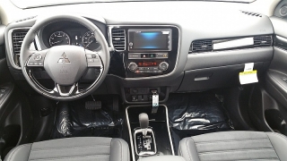 New 2019  Mitsubishi Outlander 4d SUV FWD SE at Promax Motors near Davenport, IA