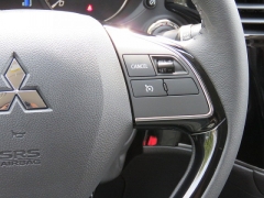 New 2019  Mitsubishi Outlander 4d SUV FWD SE at Promax Motors near Davenport, IA