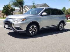 New 2019  Mitsubishi Outlander 4d SUV FWD SE at Promax Motors near Davenport, IA