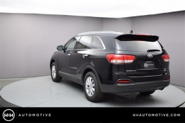 New 2018  Kia Sorento 4d SUV AWD LX at Promax Motors near Davenport, IA