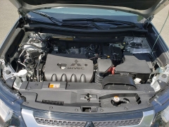 New 2019  Mitsubishi Outlander 4d SUV FWD SE at Promax Motors near Davenport, IA