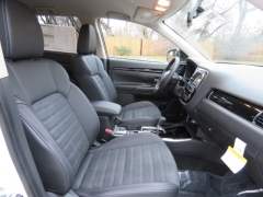 New 2019  Mitsubishi Outlander 4d SUV FWD SE at Promax Motors near Davenport, IA