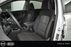 New 2018  Kia Sportage 4d SUV FWD LX at Promax Motors near Davenport, IA