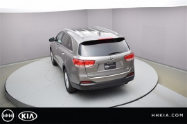 New 2018  Kia Sorento 4d SUV FWD LX at Promax Motors near Davenport, IA