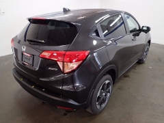 New 2018  Honda HR-V 4d SUV AWD EX at Promax Motors near Davenport, IA