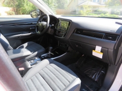 New 2019  Mitsubishi Outlander 4d SUV AWC SE at Promax Motors near Davenport, IA