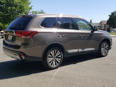 New 2019  Mitsubishi Outlander 4d SUV FWD SEL at Promax Motors near Davenport, IA