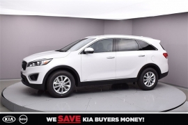 New 2018  Kia Sorento 4d SUV AWD LX at Promax Motors near Davenport, IA
