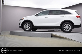 New 2018  Kia Sorento 4d SUV AWD LX at Promax Motors near Davenport, IA
