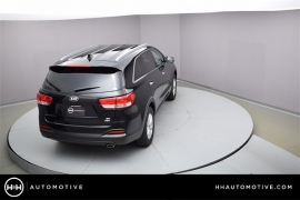 New 2018  Kia Sorento 4d SUV FWD LX at Promax Motors near Davenport, IA