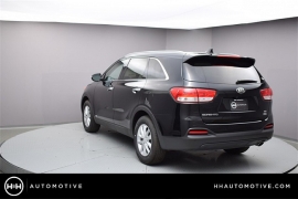 New 2018  Kia Sorento 4d SUV AWD LX at Promax Motors near Davenport, IA