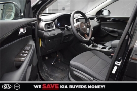 New 2018  Kia Sorento 4d SUV FWD LX at Promax Motors near Davenport, IA