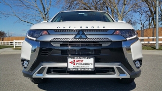 New 2019  Mitsubishi Outlander 4d SUV FWD SE at Promax Motors near Davenport, IA