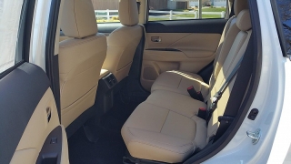 New 2019  Mitsubishi Outlander 4d SUV FWD SE at Promax Motors near Davenport, IA