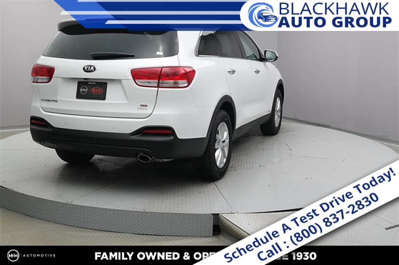 New 2018  Kia Sorento 4d SUV AWD LX at Blackhawk Used Cars near Bettendorf, IA