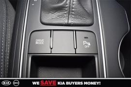 New 2018  Kia Sorento 4d SUV FWD LX at Promax Motors near Davenport, IA