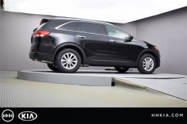 New 2018  Kia Sorento 4d SUV FWD LX at Promax Motors near Davenport, IA
