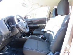 New 2019  Mitsubishi Outlander 4d SUV FWD ES at Promax Motors near Davenport, IA