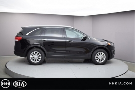 New 2018  Kia Sorento 4d SUV FWD LX at Promax Motors near Davenport, IA