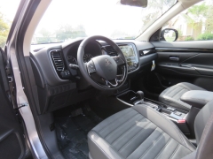 New 2019  Mitsubishi Outlander 4d SUV FWD SE at Promax Motors near Davenport, IA