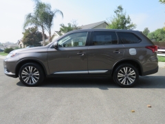 New 2019  Mitsubishi Outlander 4d SUV AWC SE at Promax Motors near Davenport, IA