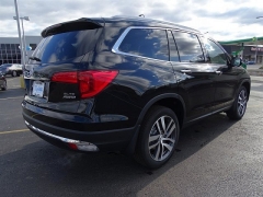 New 2018  Honda Pilot 4d SUV AWD Elite at Promax Motors near Davenport, IA