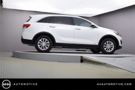 New 2018  Kia Sorento 4d SUV AWD LX at Promax Motors near Davenport, IA