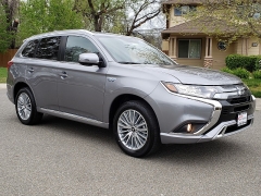 New 2019  Mitsubishi Outlander Plug-In Hybrid 4d SUV AWC SEL at Promax Motors near Davenport, IA