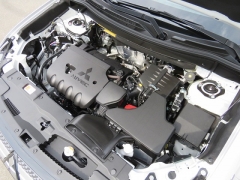 New 2019  Mitsubishi Outlander 4d SUV FWD SE at Promax Motors near Davenport, IA