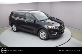 New 2018  Kia Sorento 4d SUV AWD LX at Promax Motors near Davenport, IA
