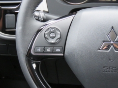 New 2019  Mitsubishi Outlander 4d SUV FWD SE at Promax Motors near Davenport, IA