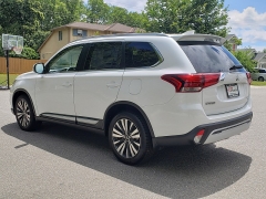 New 2019  Mitsubishi Outlander 4d SUV FWD SEL at Promax Motors near Davenport, IA