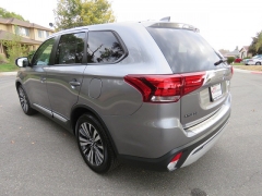 New 2019  Mitsubishi Outlander 4d SUV FWD SE at Promax Motors near Davenport, IA