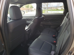 New 2019  Mitsubishi Outlander Plug-In Hybrid 4d SUV AWC SEL at Promax Motors near Davenport, IA