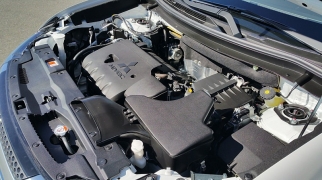 New 2019  Mitsubishi Outlander 4d SUV FWD SE at Promax Motors near Davenport, IA