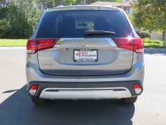 New 2019  Mitsubishi Outlander 4d SUV FWD ES at Promax Motors near Davenport, IA